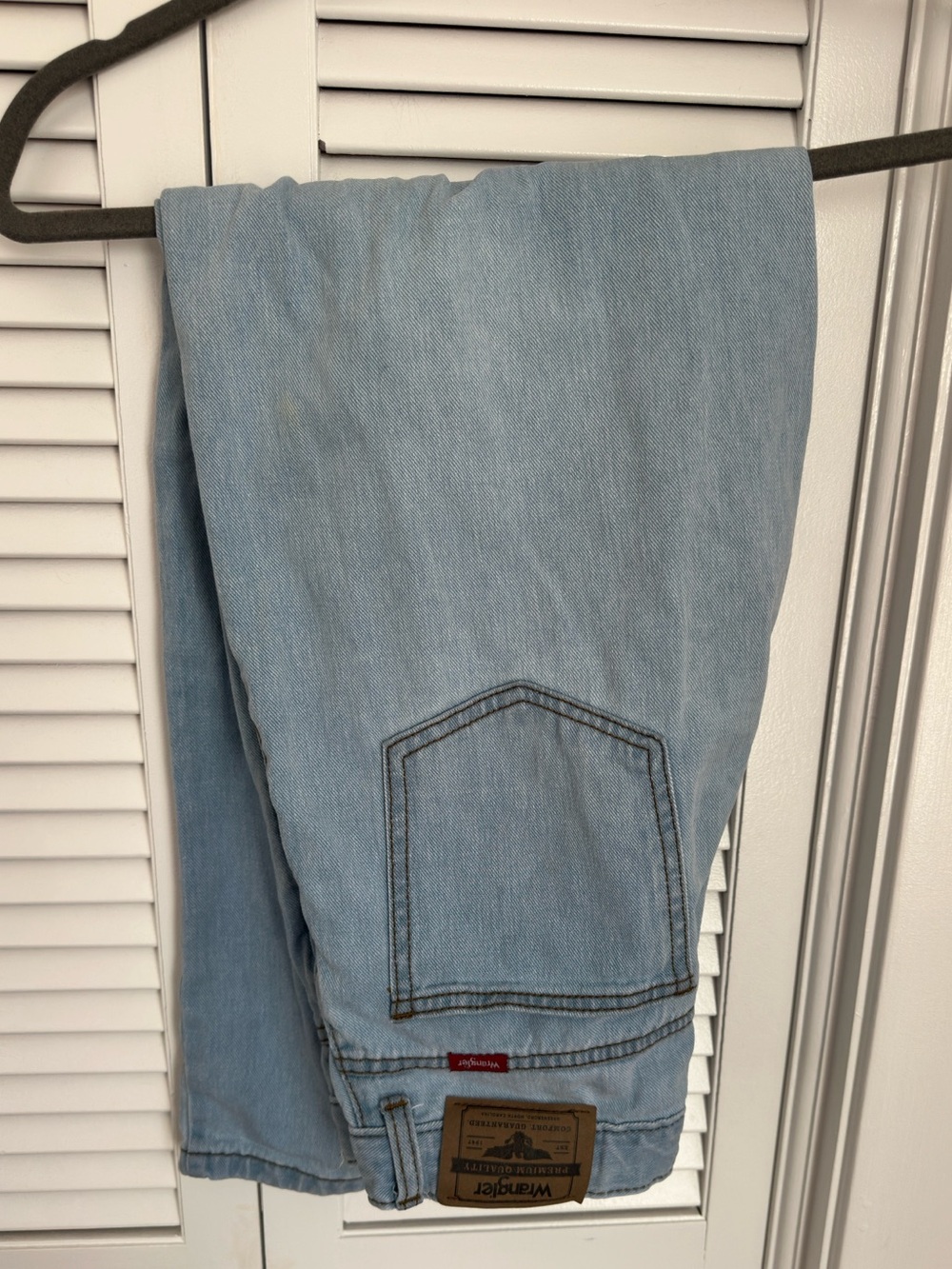 Wrangler Light Wash Blue Relaxed Jeans